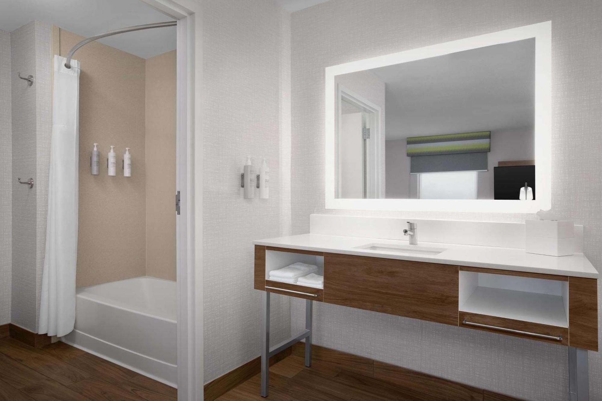 Hampton Inn Yorkville Dış mekan fotoğraf
