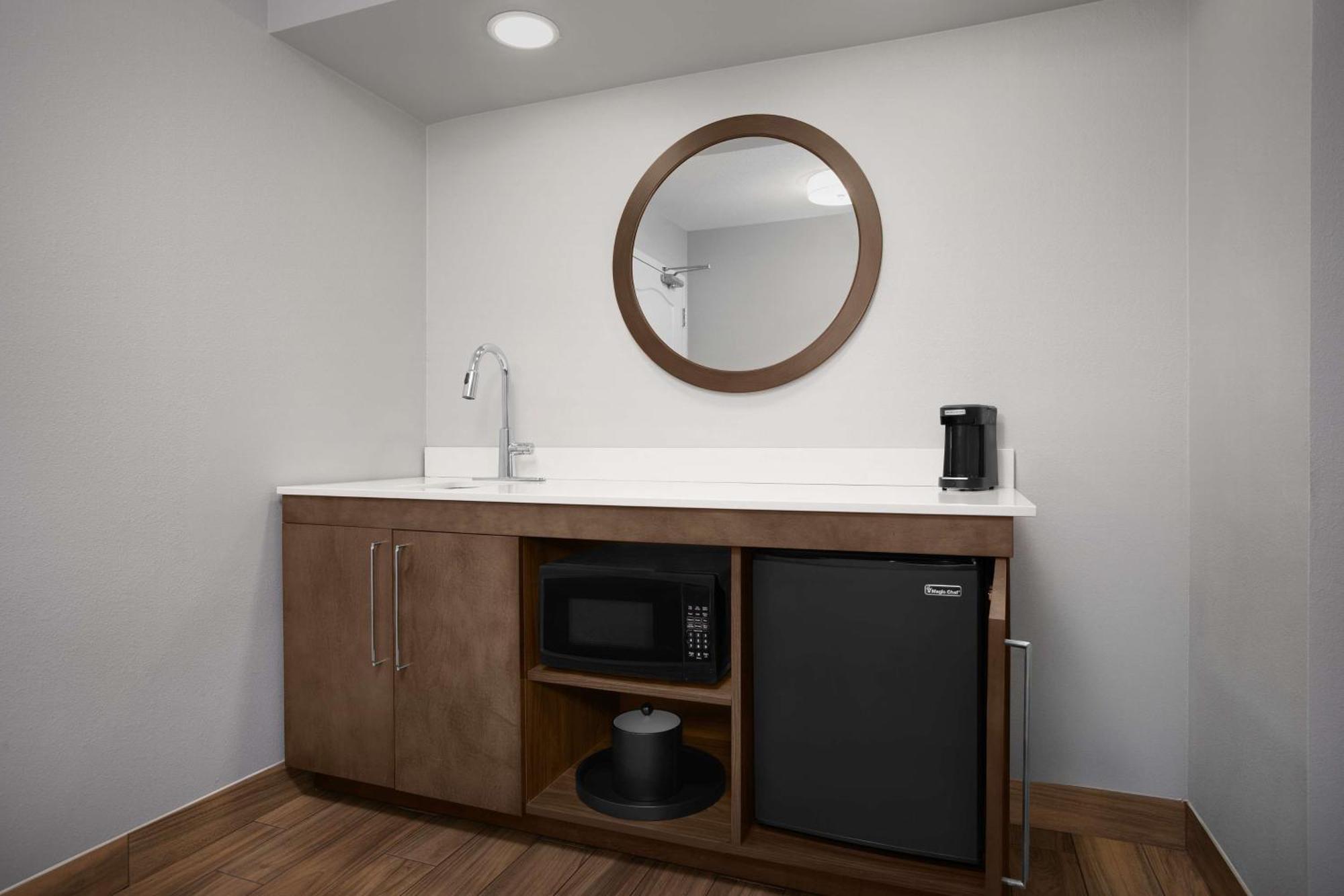 Hampton Inn Yorkville Dış mekan fotoğraf