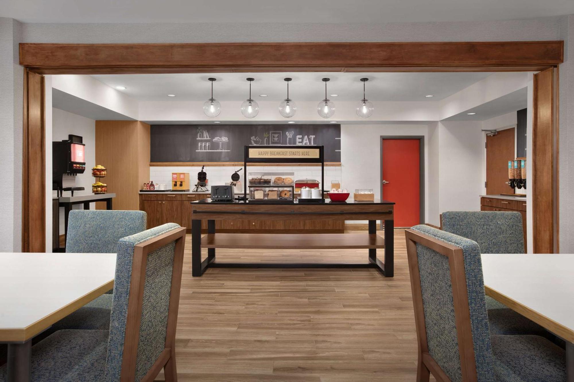 Hampton Inn Yorkville Dış mekan fotoğraf