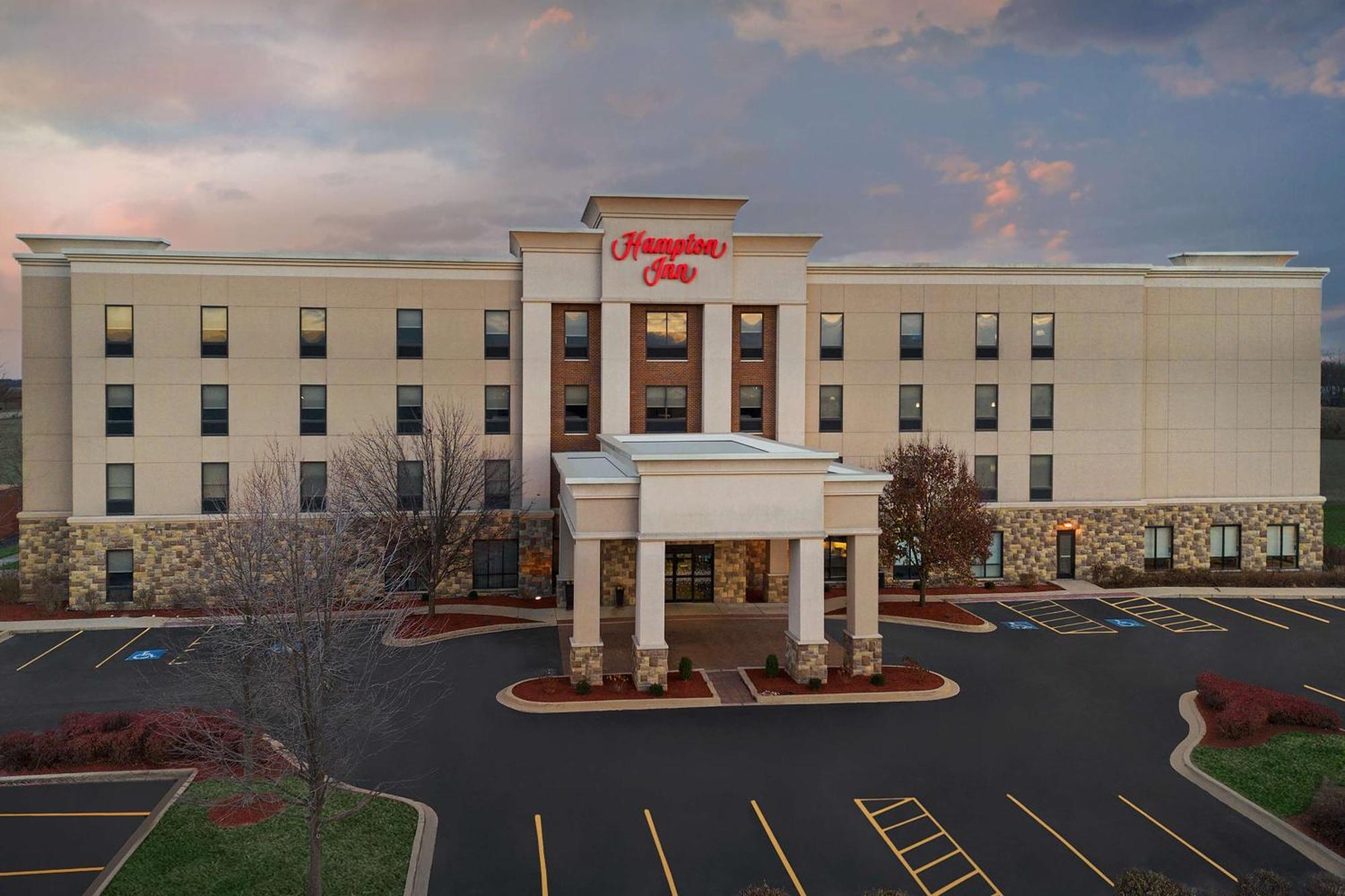 Hampton Inn Yorkville Dış mekan fotoğraf