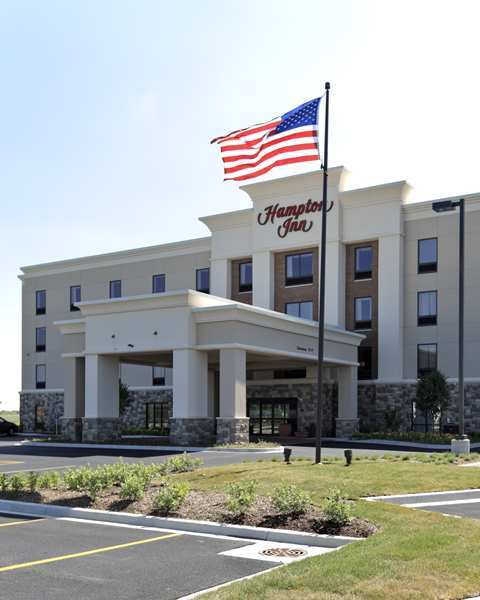 Hampton Inn Yorkville Dış mekan fotoğraf